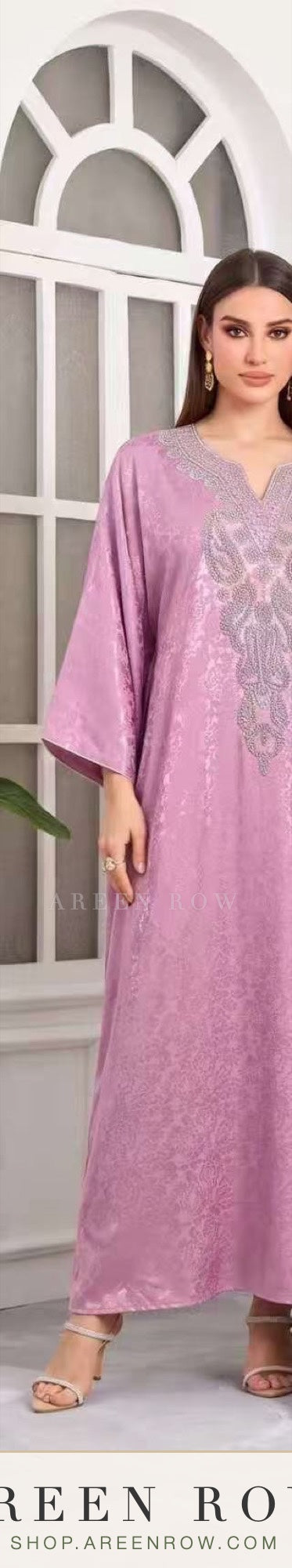 Yasmin Embroidered Jalabiya
